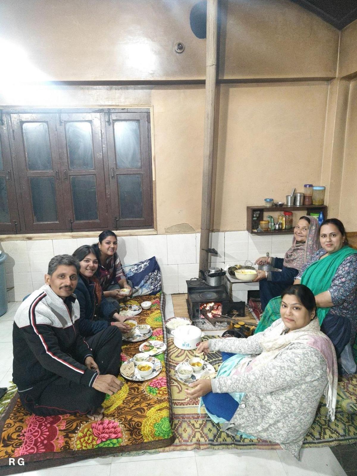 Aditya Homestay Dalhousie Exterior photo